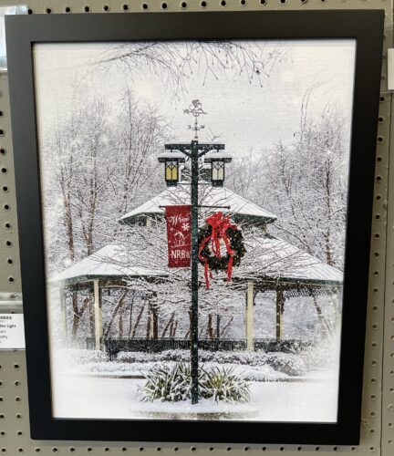 Artworks Spotlighting Its New Members, December Show